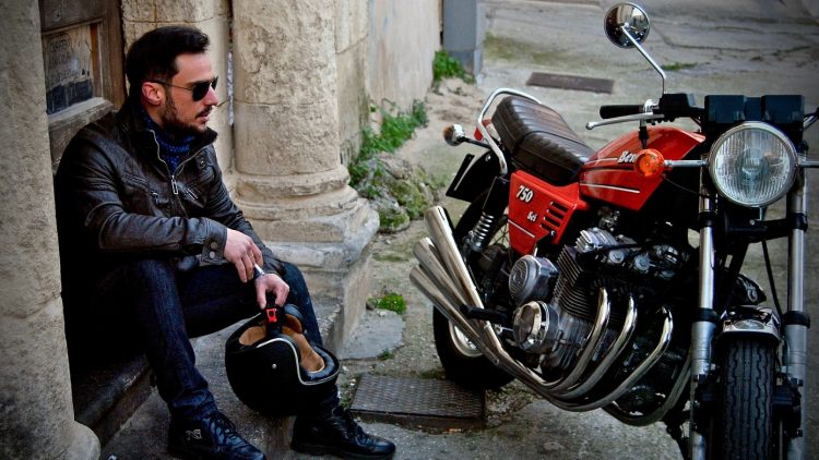 4 types de chaussures moto pour rouler en sécurité et confortablement